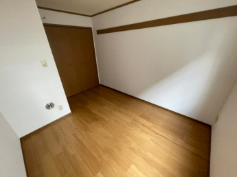 【寝室】