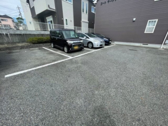 【駐車場】