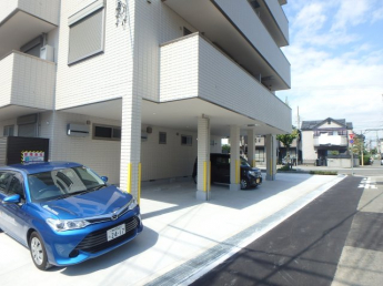 【駐車場】