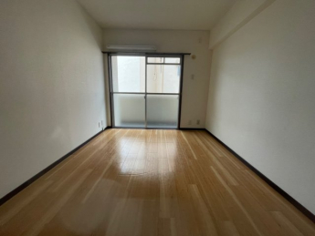 【寝室】