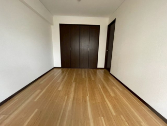 【寝室】