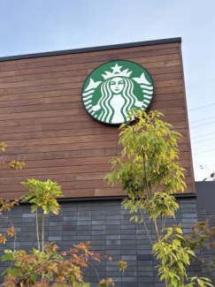 近隣にスターバックスがあります