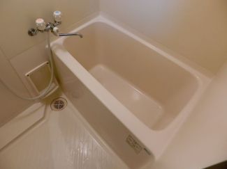 ユニットバスでお手入れが楽です☆