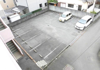 【駐車場】