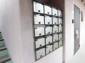 ダイヤル式集合ポストで安心です☆