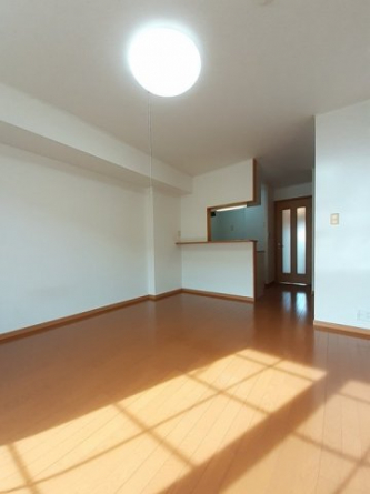 内装は落ち着いています