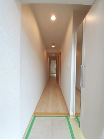 明るい玄関です