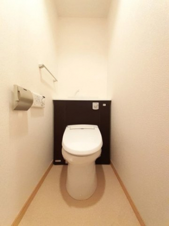コンパクトで使いやすいトイレです