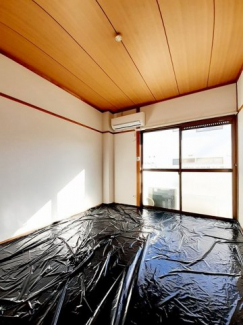 内装は落ち着いています