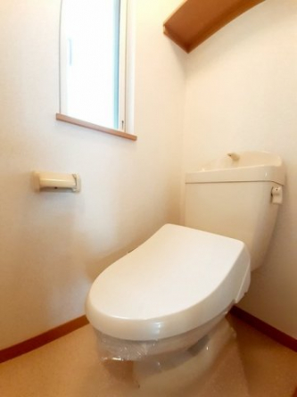 コンパクトで使いやすいトイレです