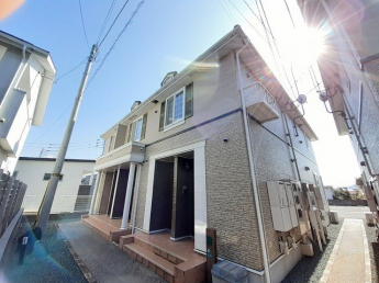 落ち着いた雰囲気の外観です