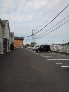 駐車場があるので、車を買う予定の方も安心です