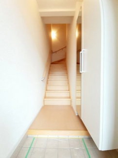 収納もある玄関です