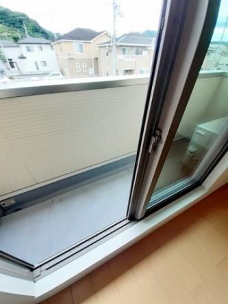 陽当たり良好なバルコニーです