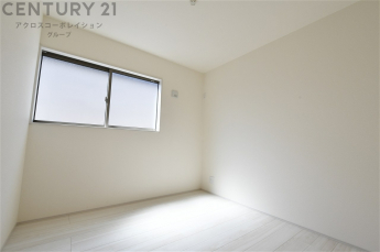 創造性や成長を促す遊びの空間を提供。学習や趣味に集中できる環境を整えます。個別のプライベートスペースは自己表現と自立心を育み、心地よい睡眠環境を整えリラックスできる場所を提供。