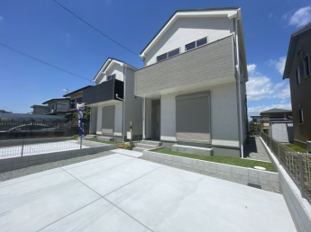 【前面道路含む現地写真】