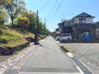 【前面道路含む現地写真】