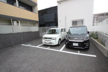 【駐車場】