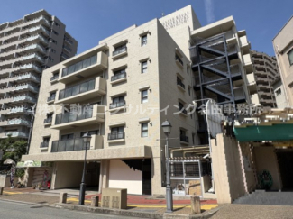 オーナーチェンジ物件♪　専有面積１０７．３９m2　ゆとりの３ＳＬＤＫ♪
３駅３沿線利用可能な好立地！阪急「宝塚南口」駅徒歩５分。阪急「宝塚」駅徒歩８分。ＪＲ「宝塚」駅徒歩１０分