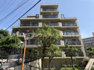 北側約60ｍの距離には武庫川が流れ、川沿いではジョギングやウォーキングで汗を流すことができます♪
