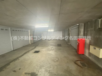 敷地内ガレージ