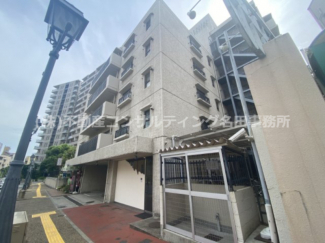 オーナーチェンジ物件♪　専有面積１０７．３９m2　ゆとりの３ＳＬＤＫ♪
３駅３沿線利用可能な好立地！阪急「宝塚南口」駅徒歩５分。阪急「宝塚」駅徒歩８分。ＪＲ「宝塚」駅徒歩１０分