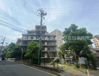 北側約60ｍの距離には武庫川が流れ、川沿いではジョギングやウォーキングで汗を流すことができます♪