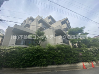 総戸数２５戸、建物は７階建、外壁は吹付　のマンション♪