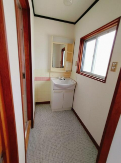 松山市吉藤４丁目のアパートの画像