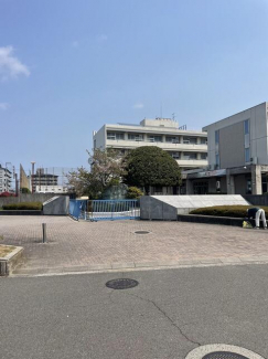 松山市立椿中学校まで814m