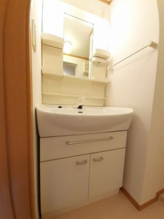 明るい洗面所です