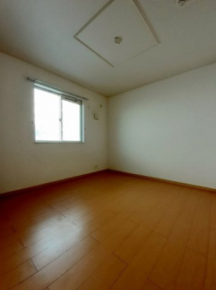 明るい色調の室内です