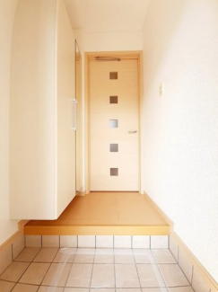 落ち着いた玄関です