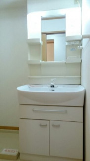 コンパクトで使いやすい洗面所
