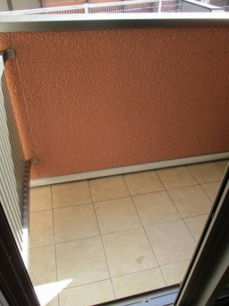 開放的で明るい空間を演出してくれるバルコニーです