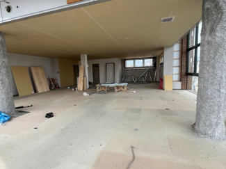 部屋内は工事中
