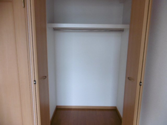 ハンガーパイプ付き