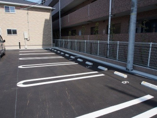 【駐車場】