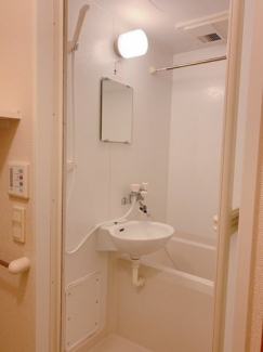 日々の疲れを癒すお風呂付です