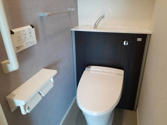 コンパクトで使いやすいトイレです