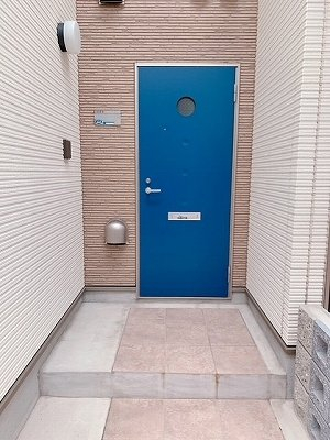 明るい玄関です