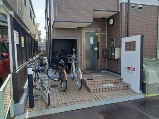 落ち着いたエントランスです