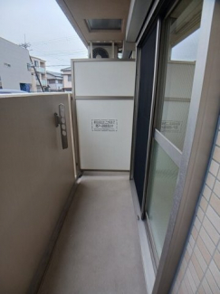 外からの目が気にならないバルコニーで洗濯物が干せます
