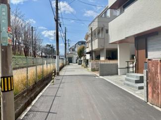 【前面道路含む現地写真】