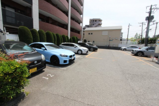 車をお持ちの方に嬉しい駐車場付きの物件です
