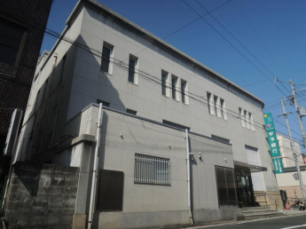 伊予銀行八幡浜支店まで215m