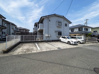 駐車場１台分付いています♪