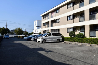 【駐車場】