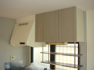 キッチン上部の収納です