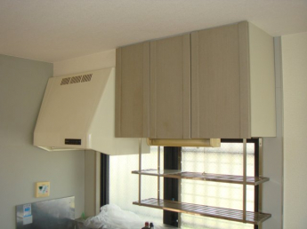 キッチン上部の収納です